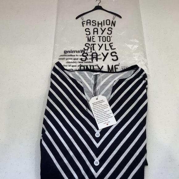Brand new with tags, black and white chevron summer dress, with pockets - Picture 3 of 7